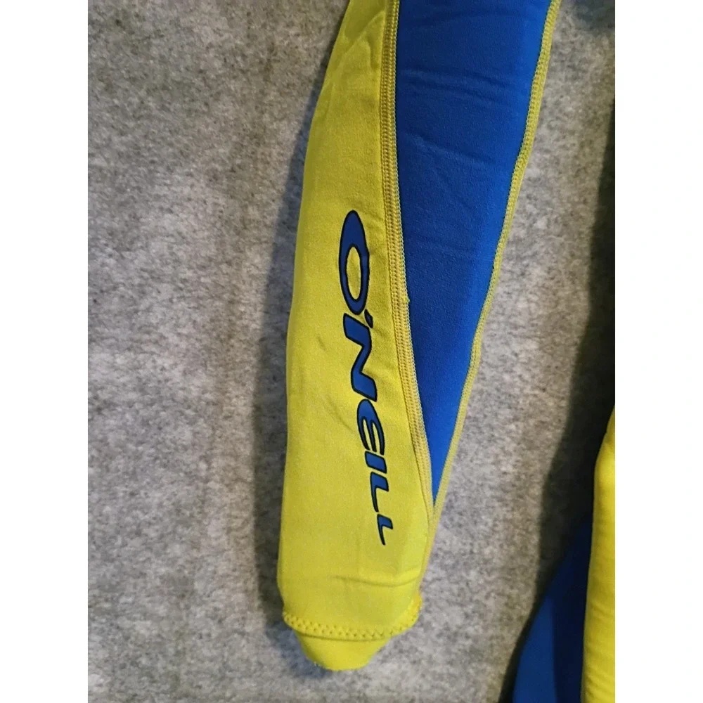 O'Neill Youth Size 8 3mm Flexible Warm Wetsuit #0447 Neoprene Knee Pads